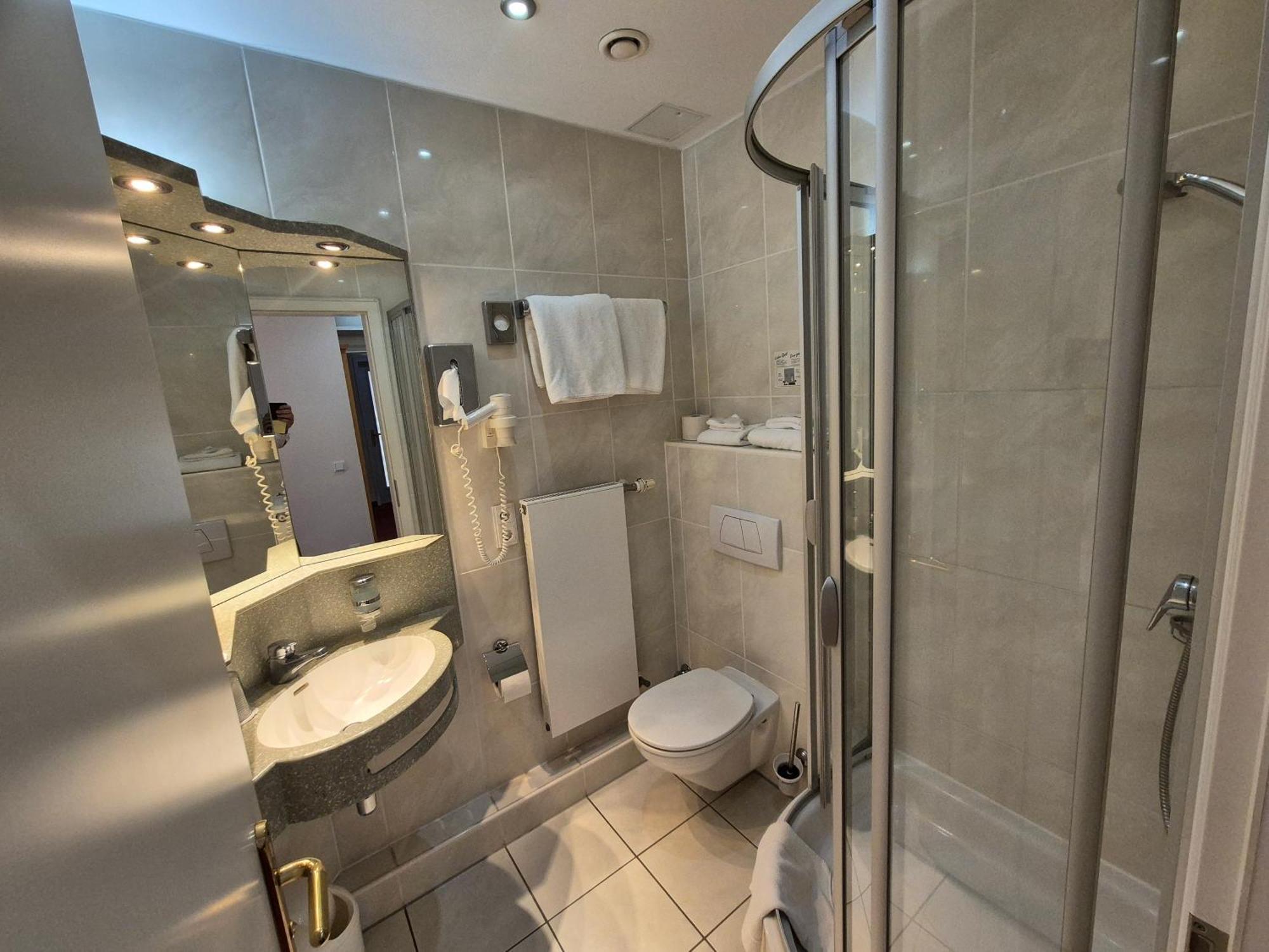 Standard Single Room with Shower